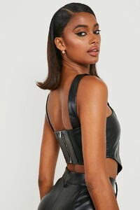 female-black-faux-leather-curved-hem-square-neck-corset.thumb.jpg.64a772157fceb5984f48a8b323b8441a.jpg
