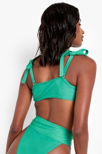female-green-gold-trim-tie-shoulder-strappy-bikini-top.thumb.jpg.096b4d6ead11e5637f0fb9a2b26ea55d.jpg