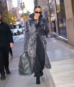 kim-kardashian-out-in-new-york-11-29-2023-0.jpg