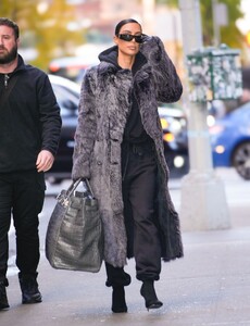 kim-kardashian-out-in-new-york-11-29-2023-2.jpg