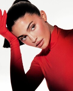 kylie-jenner-for-kylie-cosmetics-december-2023-6.thumb.jpg.fc07e272893207aa1174aec44f9f9cac.jpg
