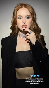 madelaine-petsch-11-10-2023-4.jpg