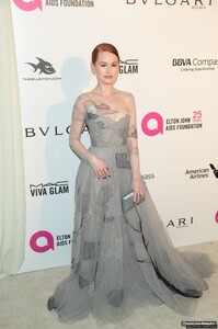madelaine-petsch-academy-awards-fundation-party-2018-013.jpg