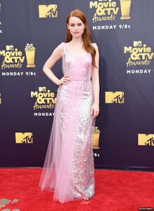 madelaine-petsch-mtv-awards-00005.jpg