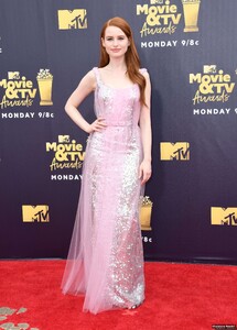 madelaine-petsch-mtv-awards-00007.jpg