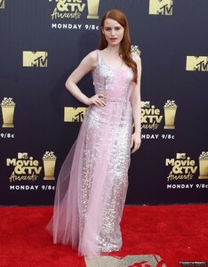 madelaine-petsch-mtv-awards-00015.jpg