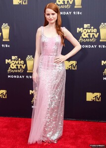 madelaine-petsch-mtv-awards-00018.jpg