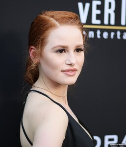 madelaine-petsch-undrafted-premiere-029.jpg