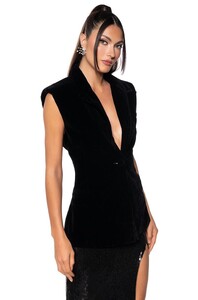 margaret-velvet-hollywood-blazer-vest_black_1_1.thumb.jpg.a2f5562aea7bcec51f6b12f7562d5b93.jpg