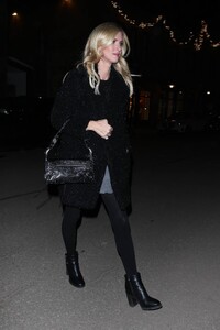 nicky-hilton-leaves-kemo-sabe-in-aspen-12-16-2023-2.jpg
