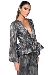 noel-pleated-tie-front-metallic-peplum-blouse-in-silver_silver_2_2.thumb.jpg.37187dcdcf9c527c961acaa570fa4fb8.jpg