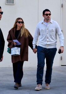 sofia-richie-shopping-in-beverly-hills-12-02-2023-5.jpg