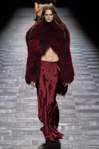 00023-ann-demeulemeester-fall-2023-ready-to-wear-credit-gorunway.thumb.jpg.5a170d4ac2f00c15b55c50d47748d122.jpg