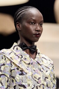 00090-chanel-spring-2023-couture-detail-gorunway.thumb.jpg.1d54849e44f6025f3c76745a24fd6429.jpg