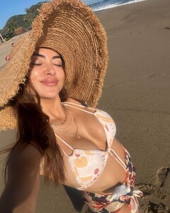 [2024.01.04] ariannyceleste_416567425_18410665360023607_1582264109219811589_n.jpg