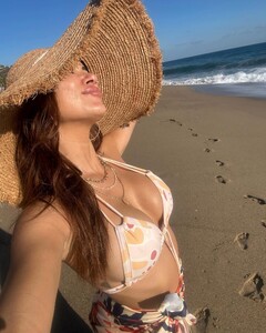 [2024.01.04] ariannyceleste_416935988_18410665348023607_7977038947164537423_n.jpg