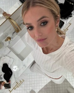 [2024.01.20] katelove_421500154_18411317227054296_2137529344110829686_n.jpg