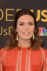 49200646_mandymoore_picturepub_006.jpg