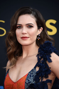 52656296_picturepub_mandymoore_26sep2017_thisisus-3.jpg
