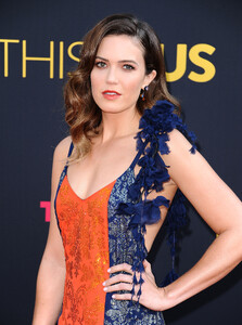 52656304_picturepub_mandymoore_26sep2017_thisisus-7.jpg