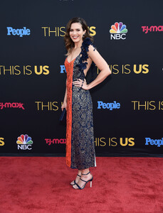 52656312_picturepub_mandymoore_26sep2017_thisisus-12.jpg