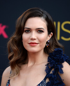 52685970_picturepub_mandymoore_26sep2017_thisisus-22.jpg