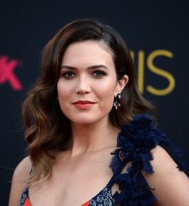 52685974_picturepub_mandymoore_26sep2017_thisisus-23.jpg