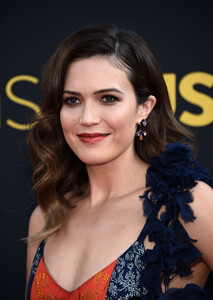 52685996_picturepub_mandymoore_26sep2017_thisisus-31.jpg