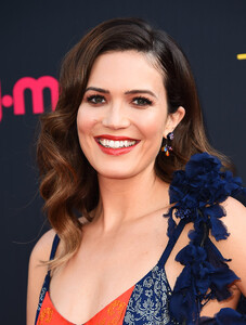 52685999_picturepub_mandymoore_26sep2017_thisisus-32.jpg