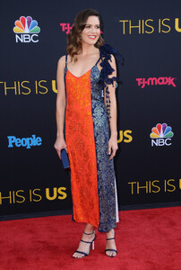 52686277_picturepub_mandymoore_26sep2017_thisisus-86.jpg
