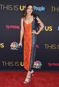 52686281_picturepub_mandymoore_26sep2017_thisisus-87.jpg