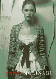 Anna_Molinari_Fall_Winter_2005_06_01.thumb.png.4b51144b4cf11d6e62b624b18d387e45.png