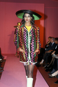 ChristianLacroix1991Spring19.thumb.jpg.4221667720bb7c544c82cf8d567fd533.jpg