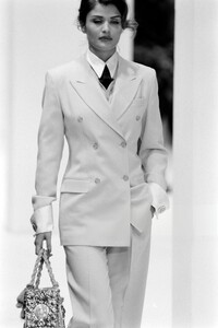Helena_Dolce_Gabbana_FW1992_05.jpg