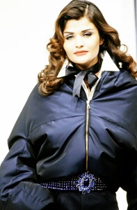 Helena_Dolce_Gabbana_FW1992_19.jpg