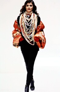 Helena_Dolce_Gabbana_FW1992_20.jpg