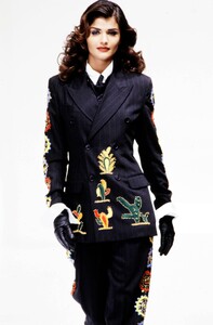 Helena_Dolce_Gabbana_FW1992_28.jpg