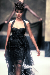 JeanLouisScherrer1987HauteCouture30.thumb.jpg.4b65028a45e17fcd5146905c13008579.jpg