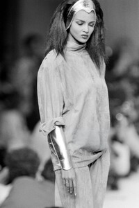 Khadija_Thierry_Mugler_SS1986_04.jpg