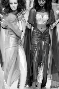 Khadija_Thierry_Mugler_SS1986_10.jpg