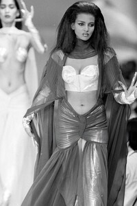 Khadija_Thierry_Mugler_SS1986_11.jpg