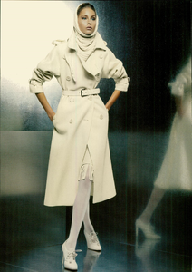 McDean_Max_Mara_Fall_Winter_2005_06_01.thumb.png.de038d854ef43b88695721b77a619c88.png