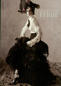 Meisel_Gianfranco_Ferr_Fall_Winter_2005_06_01.thumb.png.aa8f30972d3aba24ab808107f3c9eab6.png