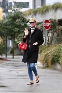 Nicky-Hilton---Spotted-exiting-Madeo-on-the-Iconic-Sunset-Strip-in-Los-Angeles-02.jpg