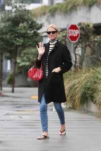 Nicky-Hilton---Spotted-exiting-Madeo-on-the-Iconic-Sunset-Strip-in-Los-Angeles-03.jpg