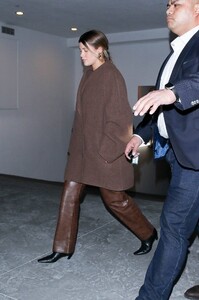 Sofia-Richie---Wearing-a-large-coat-to-dinner-with-friends-in-Beverly-Hills-07.jpg
