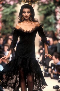YvesSaintLaurent1987HauteCoutureSS55.thumb.jpg.a619e79c3af40474e27bfa018a70edb9.jpg