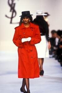 YvesSaintLaurent1987Spring28.thumb.jpg.d408d0e4f77a00daea1ce74f01c0dc82.jpg