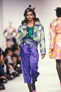 YvesSaintLaurent1989FW1.thumb.jpg.1723dfaf43b666b40cd761f7640bbb31.jpg