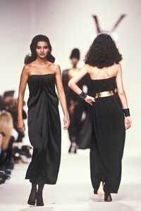 YvesSaintLaurent1989FW9.thumb.jpg.20c794a1836c7f4a1472dadabc65f132.jpg